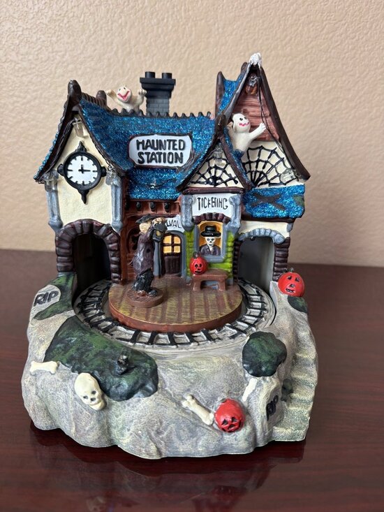 Avon Other - Avon Animated Scary Village Haunted Station Halloween Train Lights/Sounds 2012